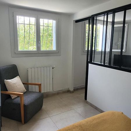 Location Appartement Dans Mas Provencal Monteux Exterior foto